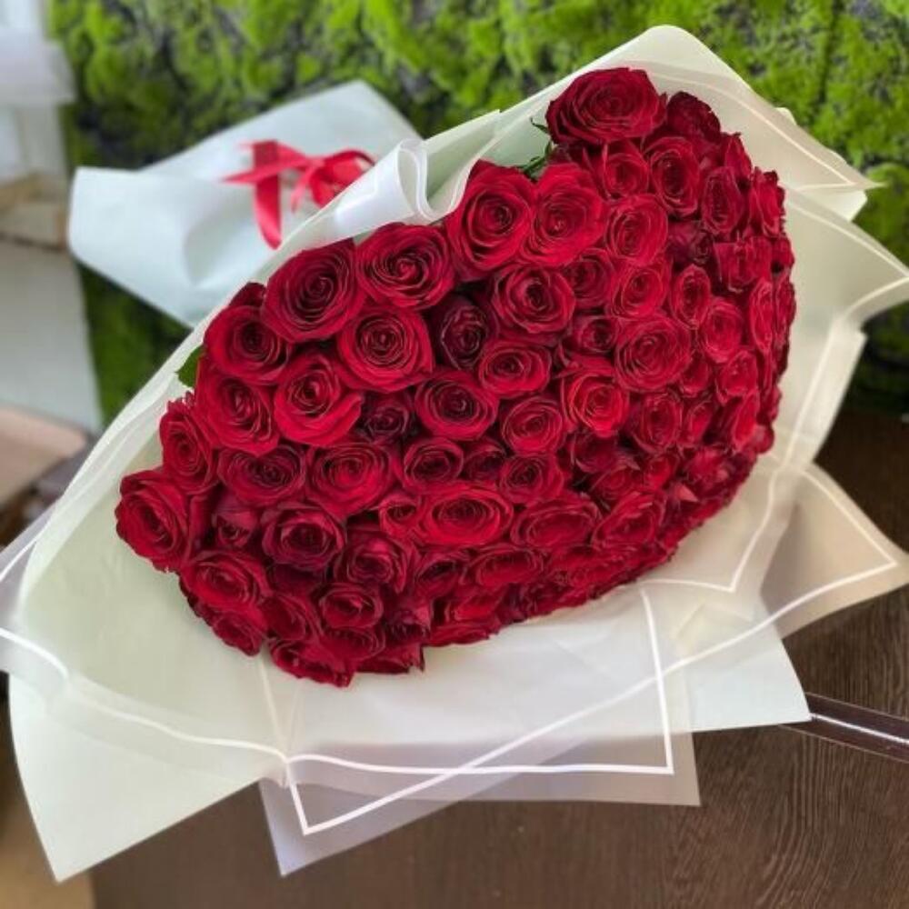 Букет из 101 красных роз